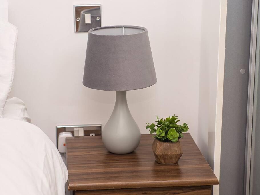 Lovely 1 Bedroom Apartment - Bham City Centre Birmingham Exteriör bild